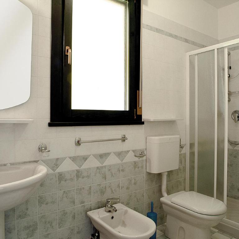 Residence Brenta - Two-Bedroom Apartment with Garden - 12