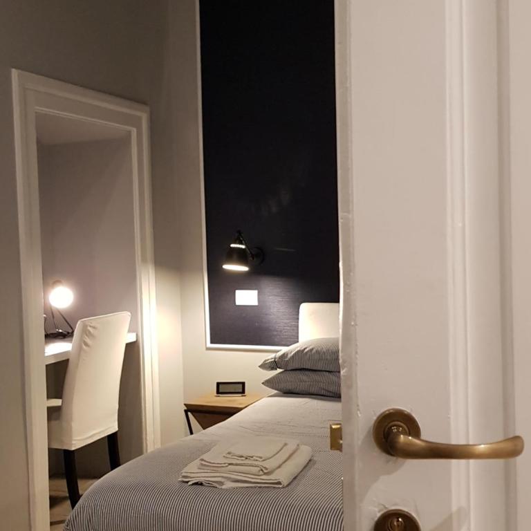 MammaDada charm rooms - Deluxe Double Room with Balcony - 9