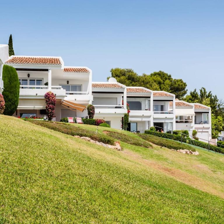 Azahara 1 8B Beautiful apartment frontline golf in popular Aloha - Apartamento de 2 dormitorios - 5