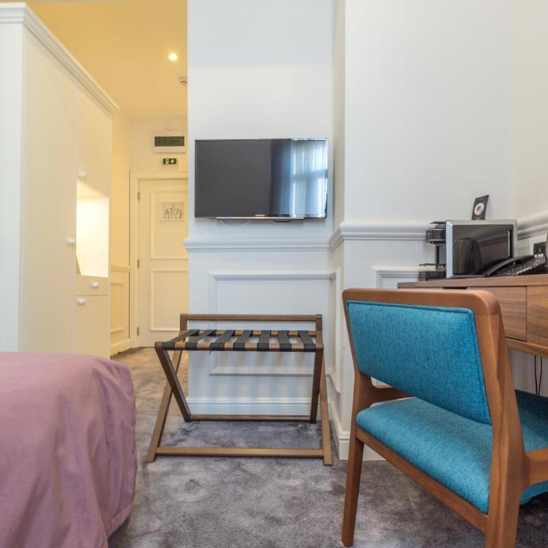 Public House Hotel - Standardna Jednokrevetna Soba sa Besplatnim Parkingom - 3