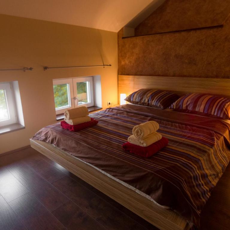 Central Park Apartments - One-Bedroom Apartment with City View - 5