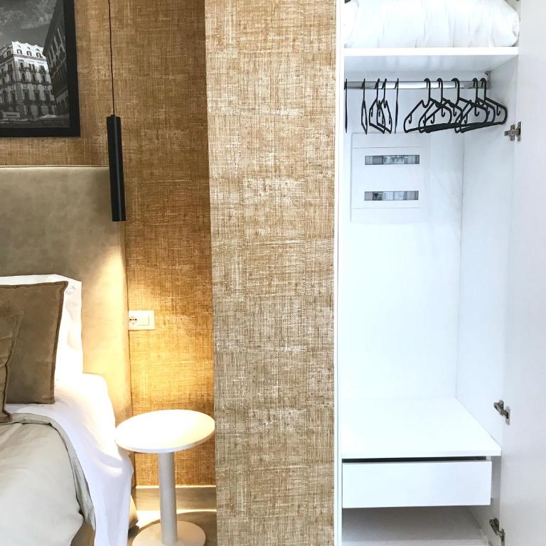 BRAKKO 45 - Camera Singola con Bagno Privato - 7