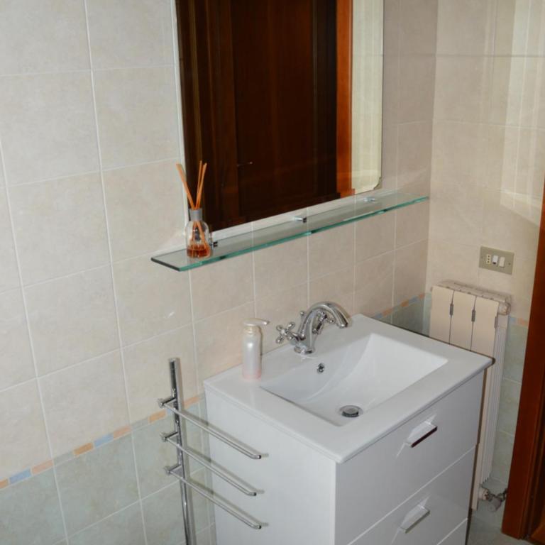 Casa di Giulia - Appartamento con 2 Camere da Letto - 9