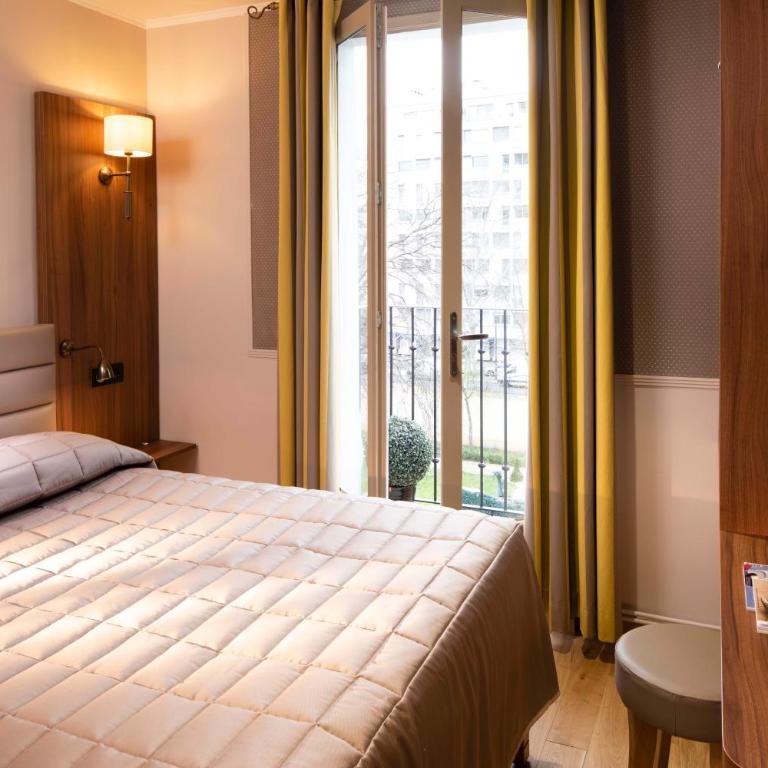 Hôtel de la Tour Eiffel - Chambre Quadruple Confort - 3