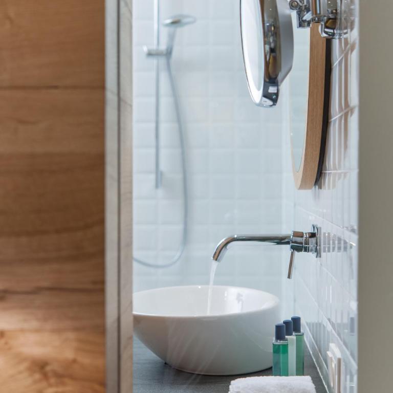 Aqua Dome 4 Sterne Superior Hotel & Tirol Therme Längenfeld - Angebot - Doppelzimmer mit Zugang zur Therme und eigenem Auto - 5