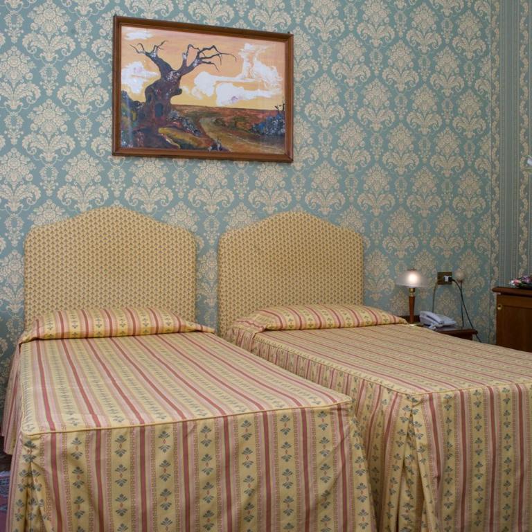 Hotel Beatrice - Camera Tripla - 9