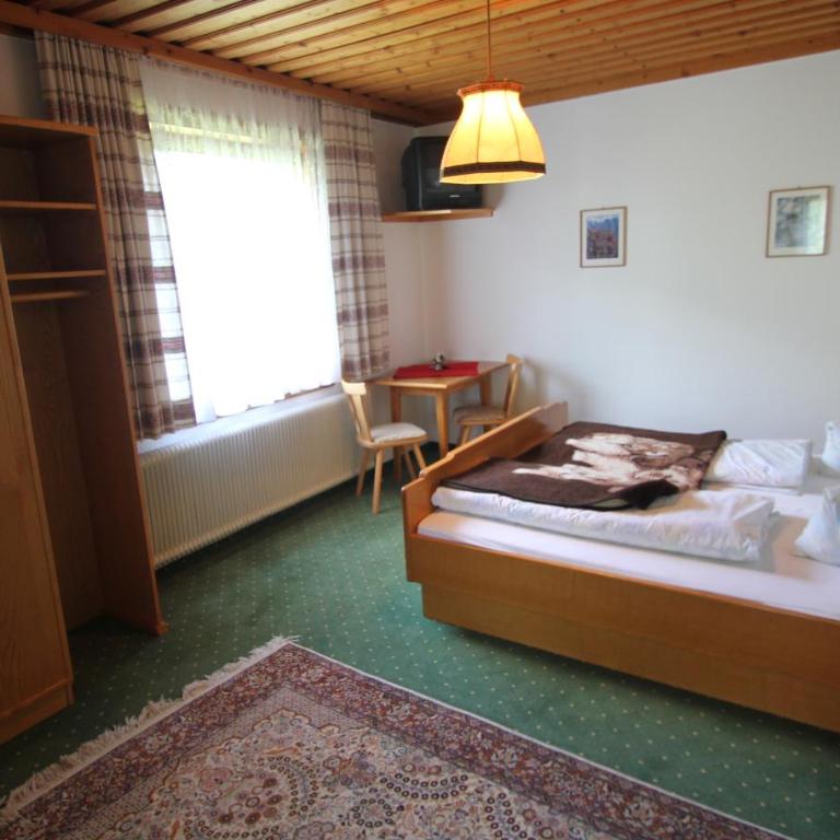 Pension Hubertushof beim Römerbad - Vierbettzimmer - 5