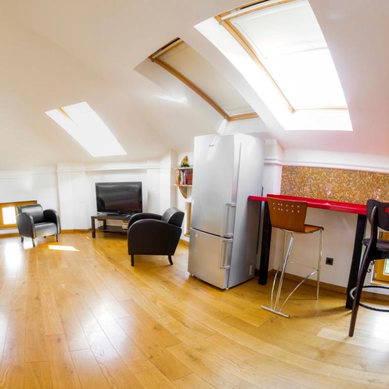 Central Park Apartments - Duplex One-Bedroom Apartment - 3