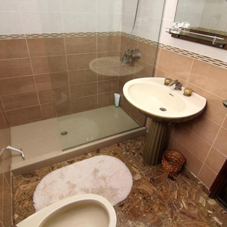 Lovely 2 bedroom house with private garden - Villa de 2 dormitorios - 91