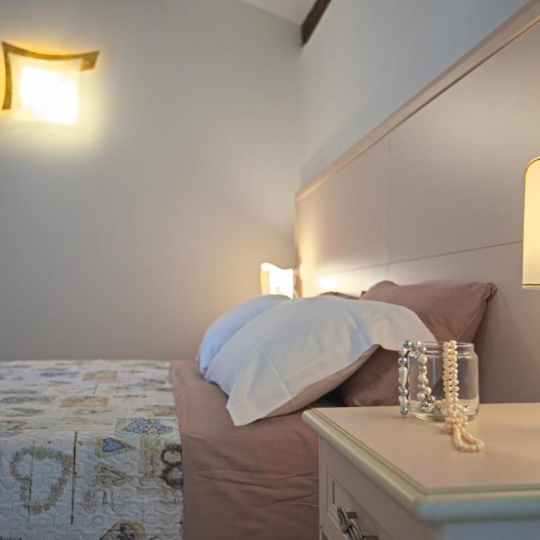 Palazzetto Canossa - Camera Matrimoniale/Doppia con Letti Singoli con Bagno Privato - 8