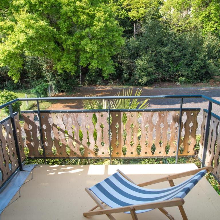 Appartement 90 m2 avec parking terrasse balcons, proche du port et plages - Apartment mit 2 Schlafzimmern - 24