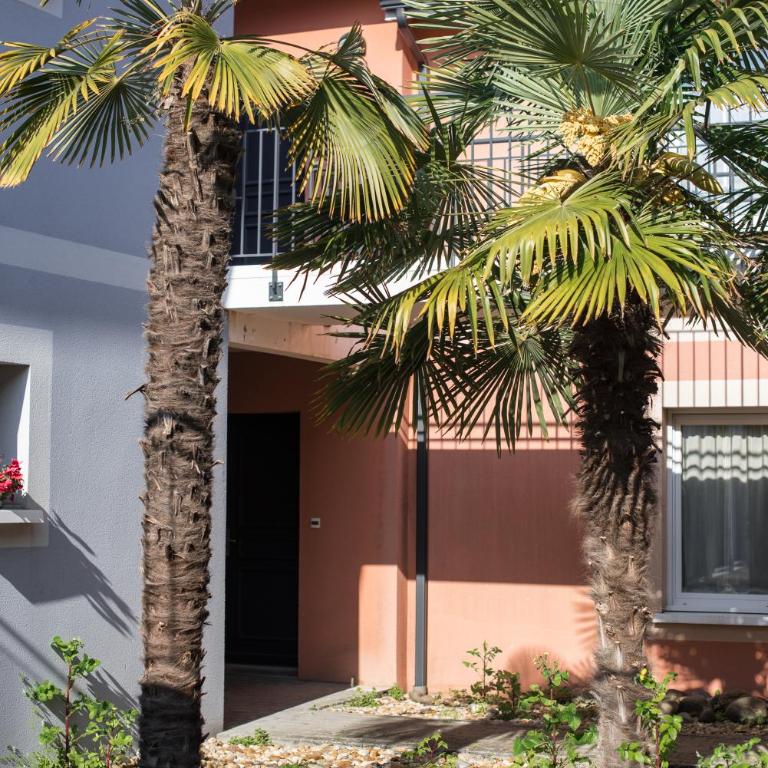 Appartement 90 m2 avec parking terrasse balcons, proche du port et plages - Apartment mit 2 Schlafzimmern - 46