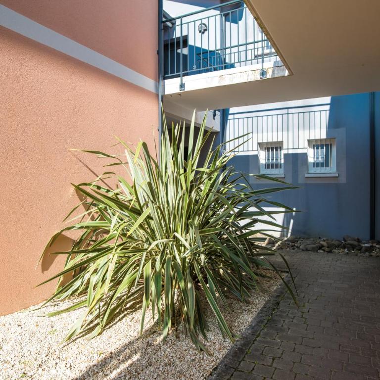 Appartement 90 m2 avec parking terrasse balcons, proche du port et plages - Apartment mit 2 Schlafzimmern - 44