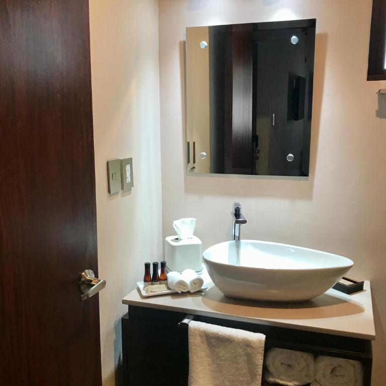 Casa Florencia Hotel Boutique - Deluxe Queen Suite - 6