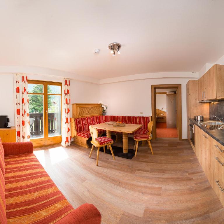 Apartments Quehenberger - Apartment mit 2 Schlafzimmern - 2