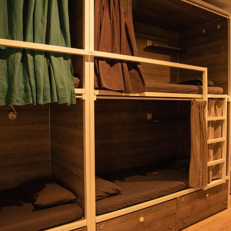 Cantagua Hostel - Bed in 10-Bed Mixed Dormitory Room - 1