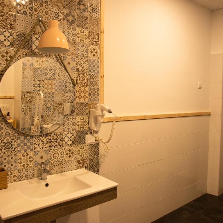 Cantagua Hostel - Bed in 4-Bed Female Dormitory Room - 1