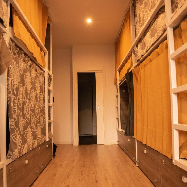 Cantagua Hostel - Bed in 8-Bed Mixed Dormitory Room - 5