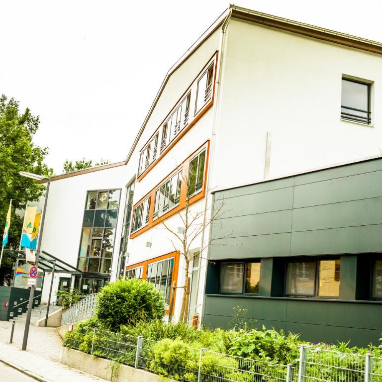 HI Munich Park Youth Hostel - Privates Vierbettzimmer - 1