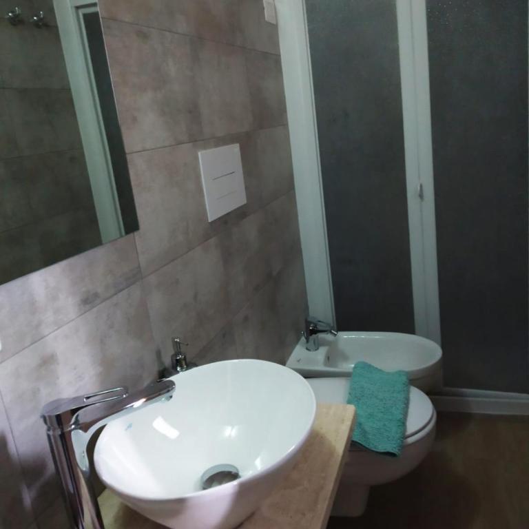 B&B Littu - Camera Tripla con Bagno - 9