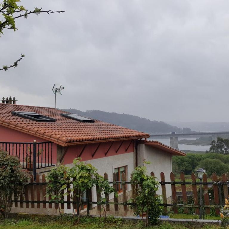 CHALT EN MIÑO CON VISTAS AL MAR - Casa - 3