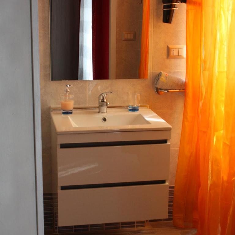 House of colours - Relax, arte e confort per coppie, famiglie e gruppi - Casa Vacanze - 56