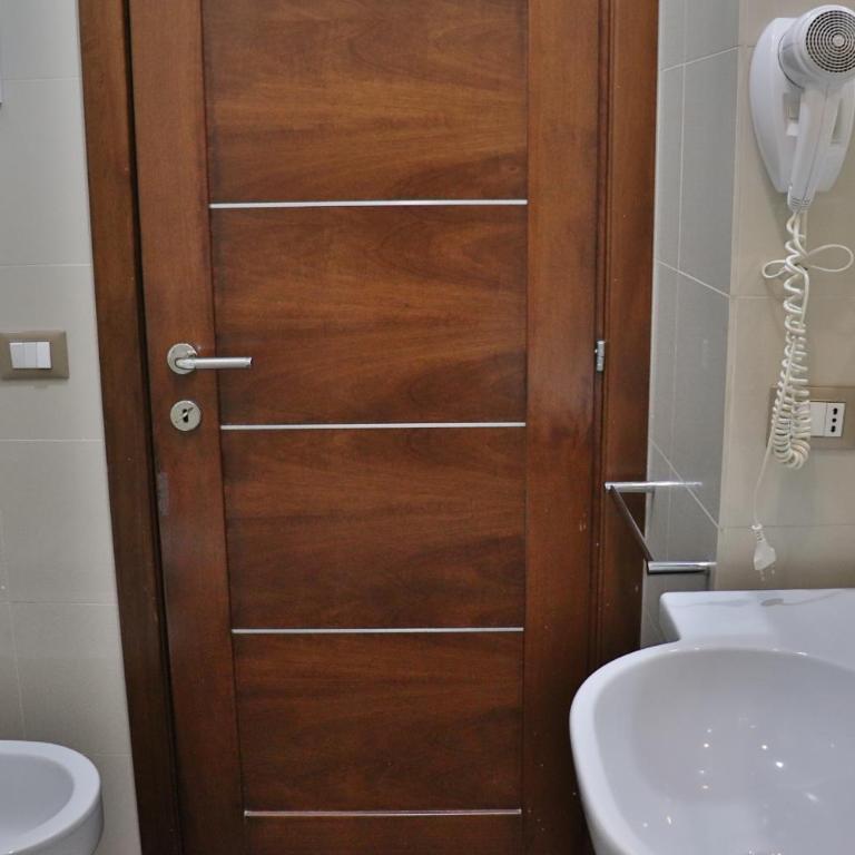 B&B Gaudium Colosseo - Camera Matrimoniale/Doppia con Letti Singoli con Bagno Privato - 10