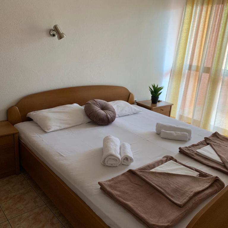 Guesthouse Orlović - Dvokrevetna Soba sa Bračnim Krevetom i Balkonom - 15