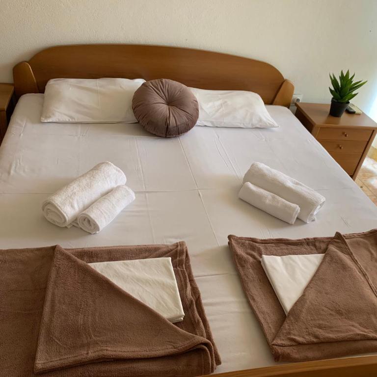 Guesthouse Orlović - Dvokrevetna Soba sa Bračnim Krevetom i Balkonom - 5