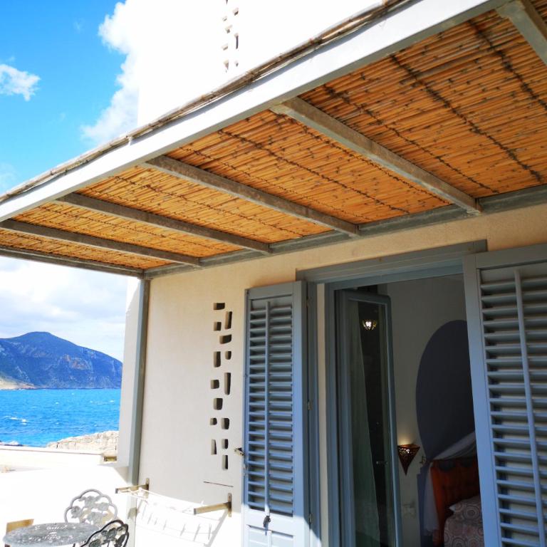 Ajamola - Camera Matrimoniale con Balcone e Vista Mare - 3
