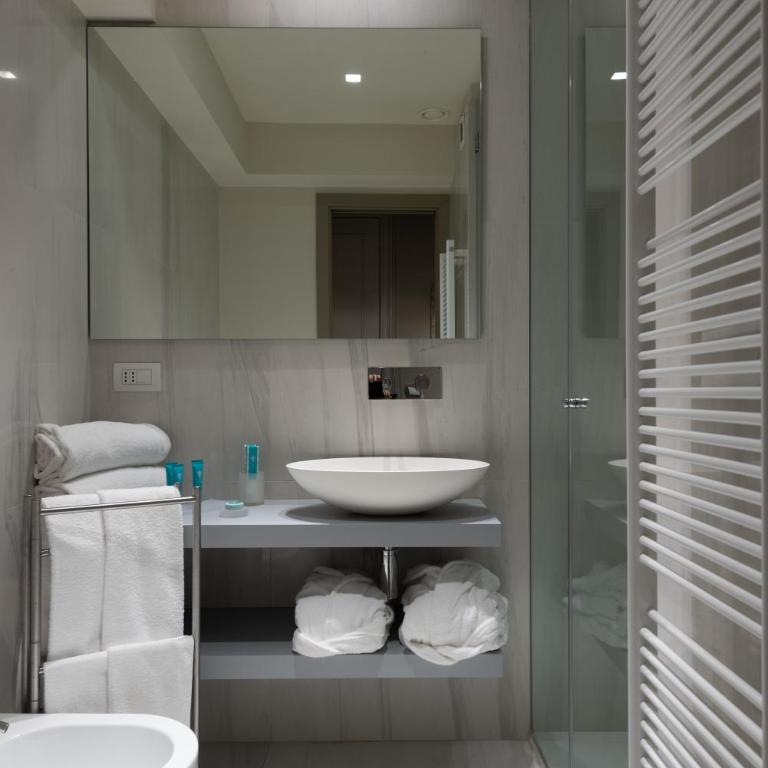 Palazzo Del Carretto-Art Apartments and Guesthouse - Deluxe Double or Twin Room - 5