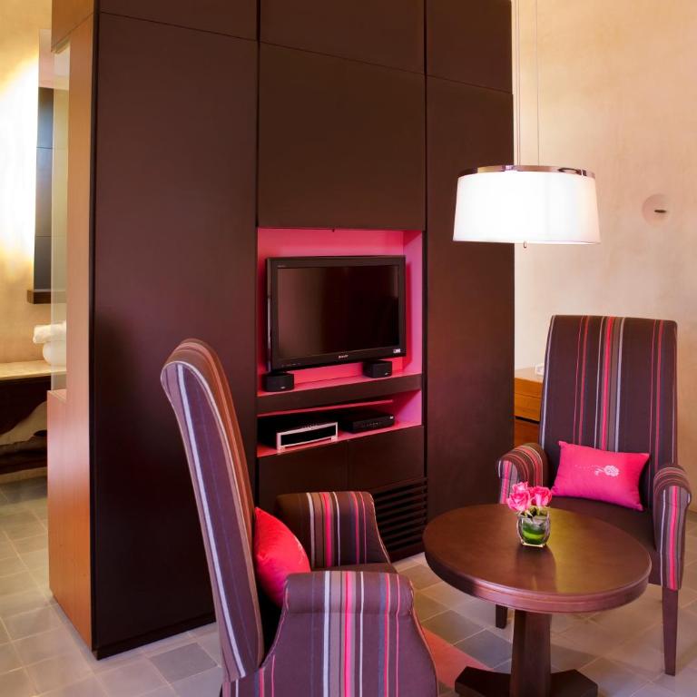 Rosas & Xocolate Boutique Hotel and Spa Merida, a Member of Design Hotels - Deluxe King Room - 1