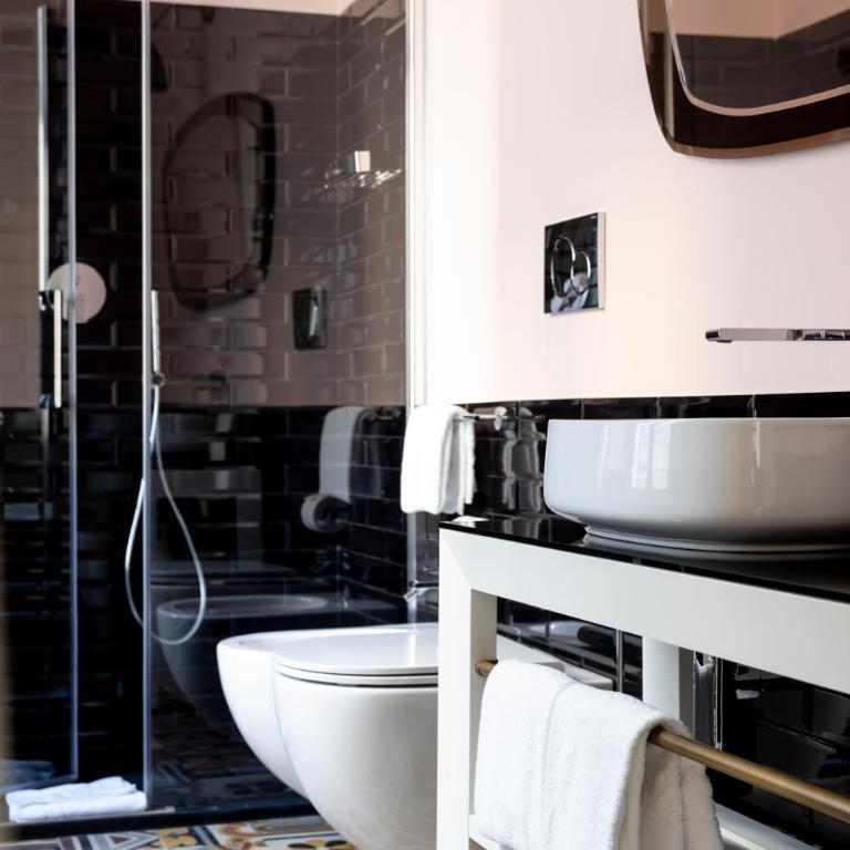 Parisii Luxury Relais Rome - Camera Deluxe - 5