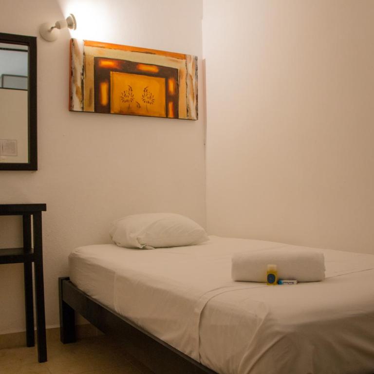 Hostal Gayser - Habitación Individual con baño compartido - 1