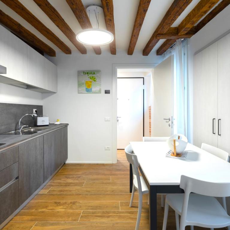 Hostmate - Venezia - Salizada - Appartamento con 2 Camere da Letto - 4