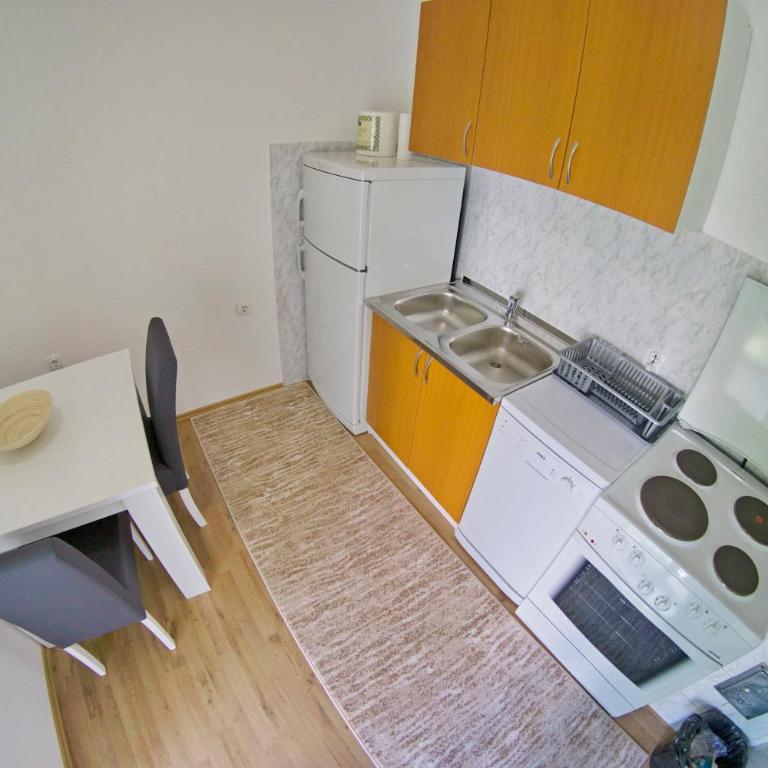 Apartmani Ambasador - Apartman - Prizemlje - 14