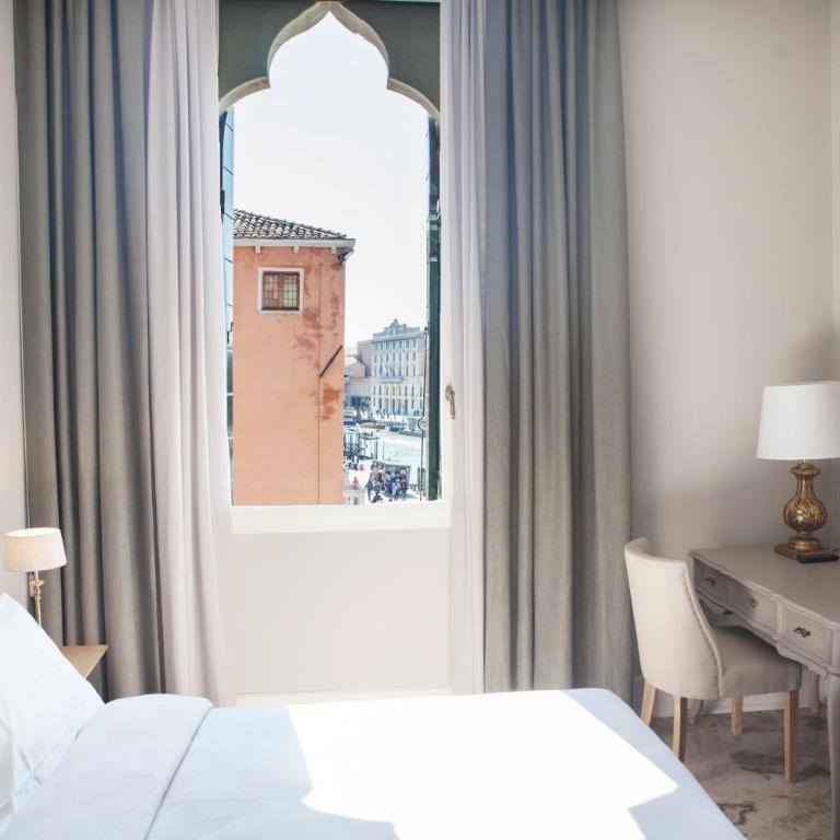 Palazzetto Foscari - Camera Matrimoniale con Bagno Privato Esterno - 12