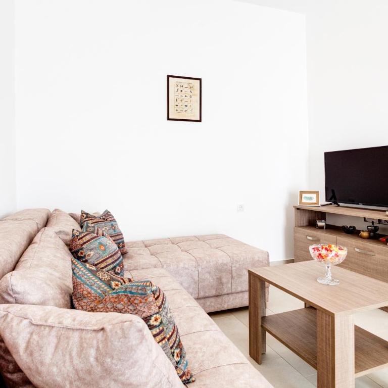 Sunny Nest Apartments - One-Bedroom Apartment - 6