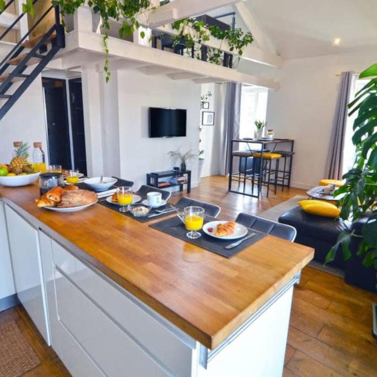 Duplex Elegant & Moderne - 3 chambres - Rooftop terrasse & Jacuzzi- Chélitz - Appartement 3 Chambres - 2