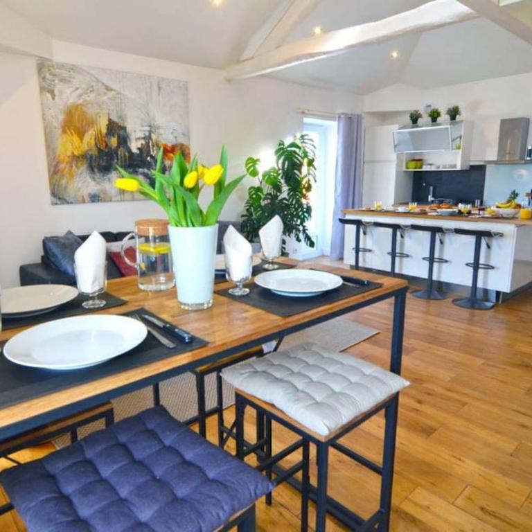 Duplex Elegant & Moderne - 3 chambres - Rooftop terrasse & Jacuzzi- Chélitz - Appartement 3 Chambres - 22