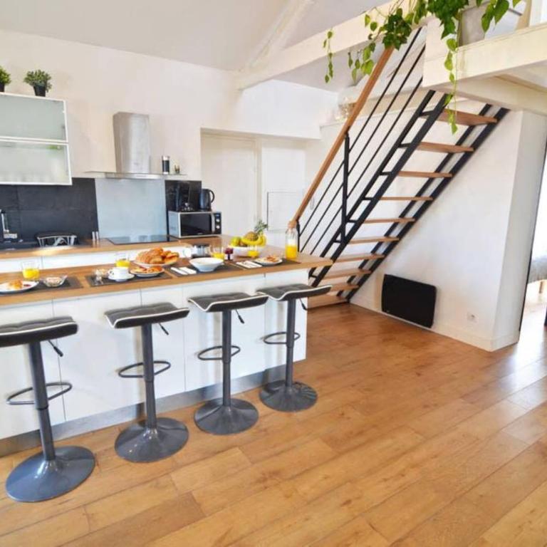 Duplex Elegant & Moderne - 3 chambres - Rooftop terrasse & Jacuzzi- Chélitz - Appartement 3 Chambres - 24