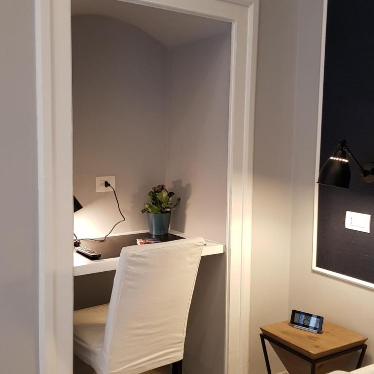 MammaDada charm rooms - Deluxe Double Room with Balcony - 4