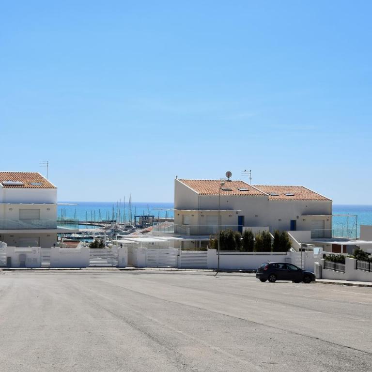 DELPOSTO Marina di Ragusa PRL - Appartamento con 3 Camere da Letto - 1
