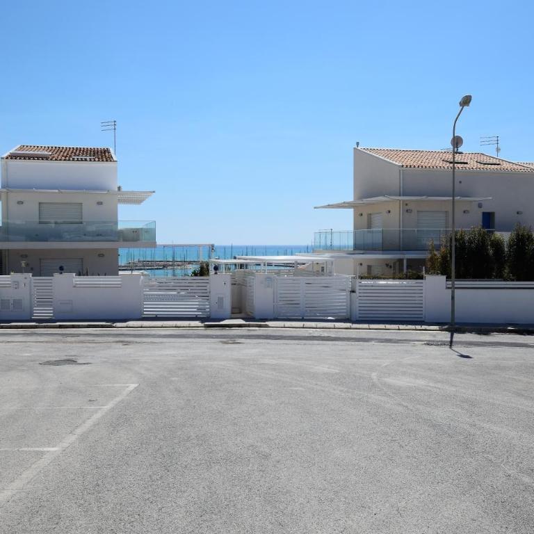 DELPOSTO Marina di Ragusa PRL - Appartamento con 3 Camere da Letto - 5