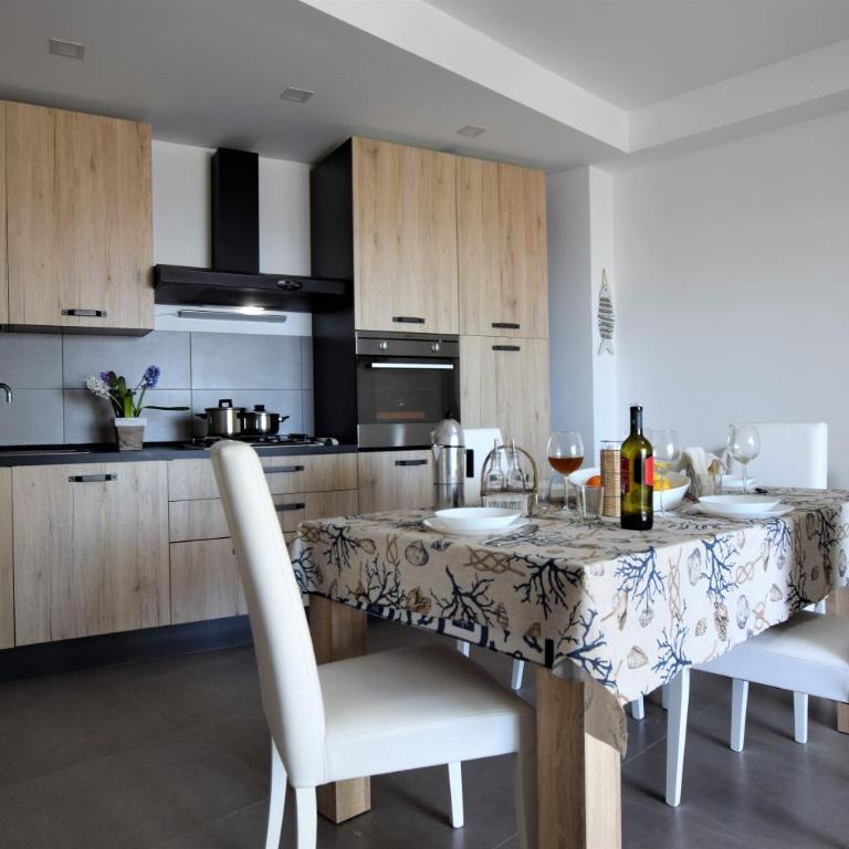 DELPOSTO Marina di Ragusa PRL - Appartamento con 3 Camere da Letto - 3