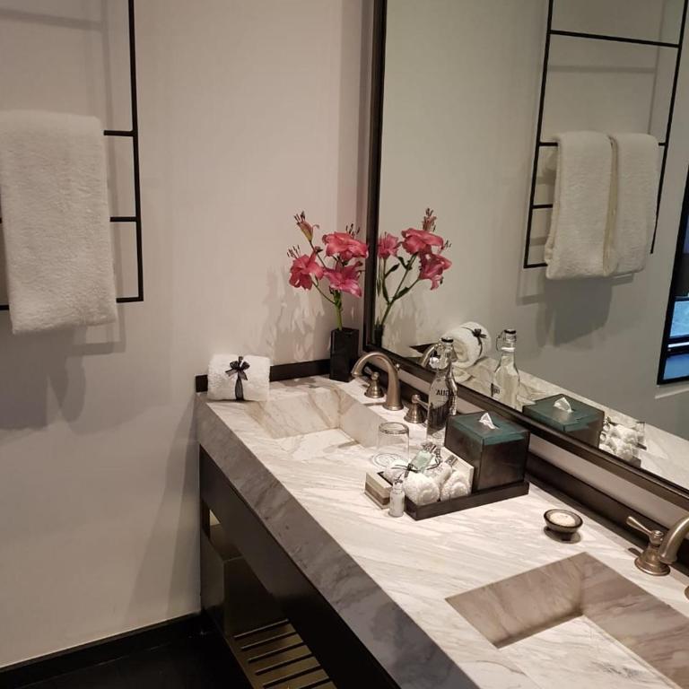 Brick Hotel Mexico City - Small Luxury Hotels of the World - Suite - 4