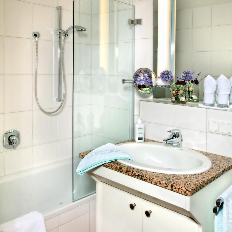 Hotel & Gasthof Fürberg - Comfort Doppelzimmer mit Balkon und Seeblick - 5