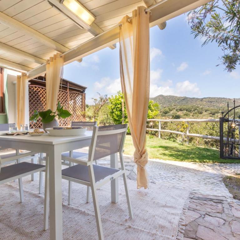 Villa Luna - Vacanza a Villasimius vicino alle spiagge più rinomate della costa - Two-Bedroom Villa - 1