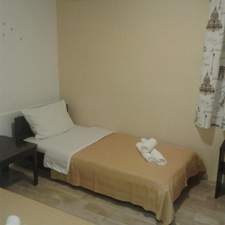 Hotel Kamelija - Basic Triple Room - 1