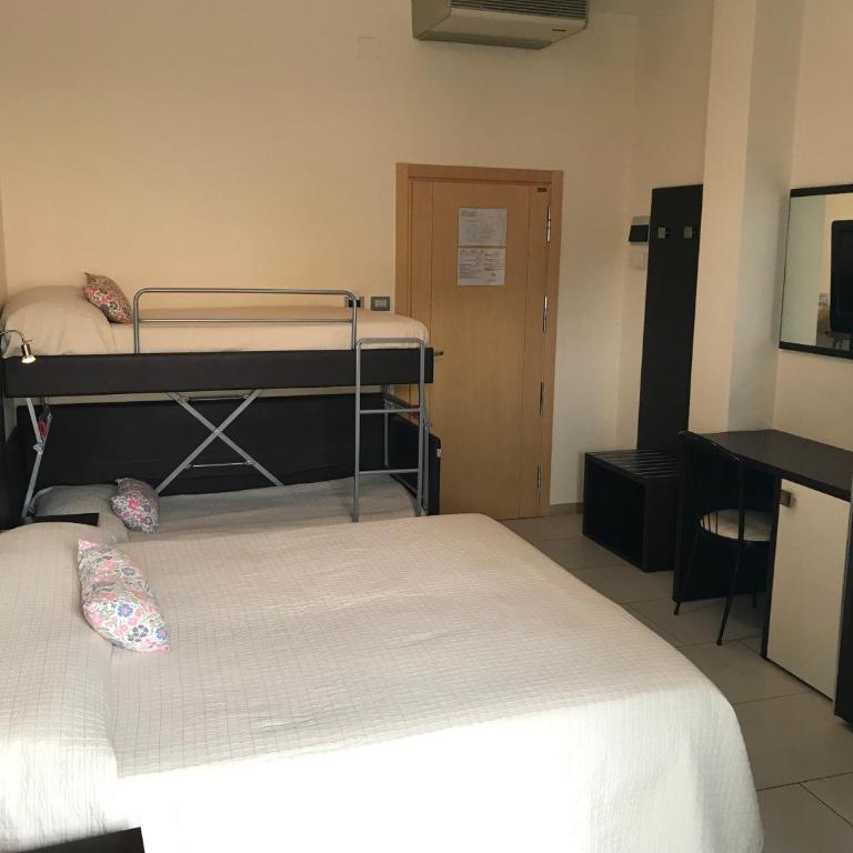 Hotel Ricchi - Quadruple Room with bunk bed - 4